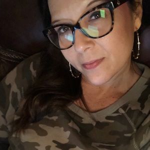 Meet your Posher, Kelli